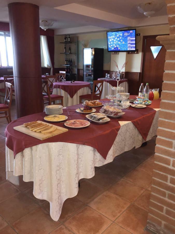 Albergo "Da Gigi" Селано Экстерьер фото