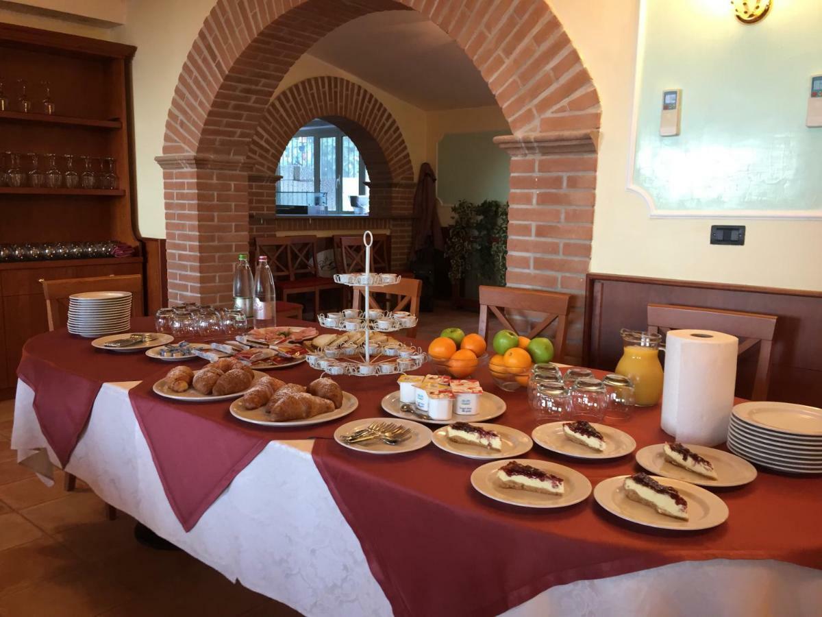 Albergo "Da Gigi" Селано Экстерьер фото
